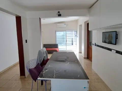 Depto Tipo Casa 4 ambientes con 3 baños