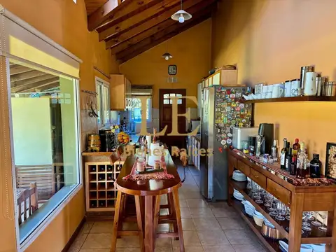 Casa en Venta con 2 cocheras