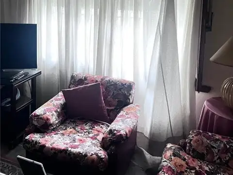 Depto Tipo Casa en Venta 60 años