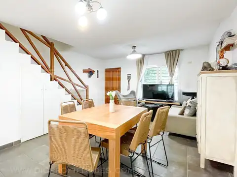 Casa 5 ambientes con 2 baños