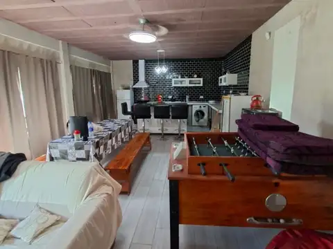 Casa en Venta con 3 cocheras