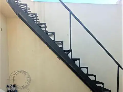 Depto Tipo Casa en Venta al Este