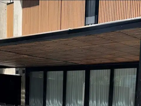 Casa - Alquiler - Argentina, City Bell - Club de Campo Grand Bell Calle 