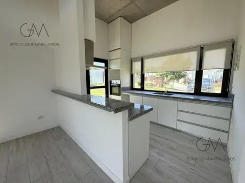 Casa 4 ambientes con 3 baños