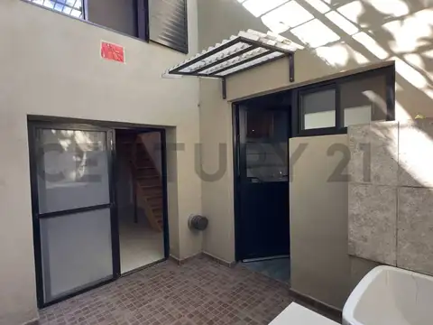 40 y 2 - Departamento de un dormitorio y escritorio -en venta- La Plata