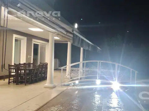 Casa en Alquiler Temporal con 5 cocheras