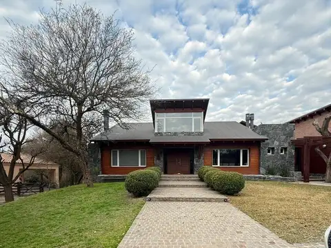 Casa country El Bosque fondo golf