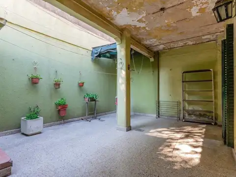 Venta Casa Luis Agote 3 Dorm, Cochera y Local - Oportunidad!