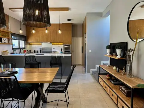 Casa en Alquiler en Santa Catalina, Villanueva 200