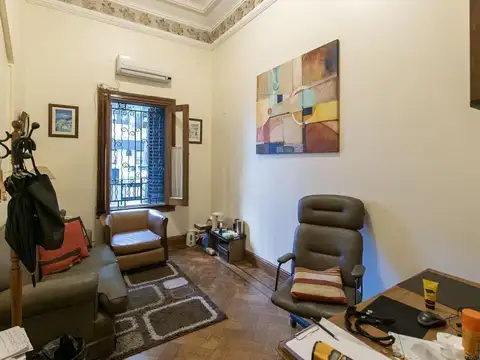 Venta de Local Comercial Casa Estilo Ingles en Caballito