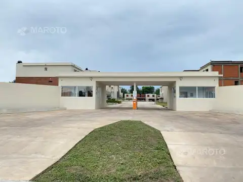 DEPARTAMENTO EN DUPLEX EN VENTA EN COMPLEJO ALTOS DE MASCHWITZ - MAROTO PROPIEDADES