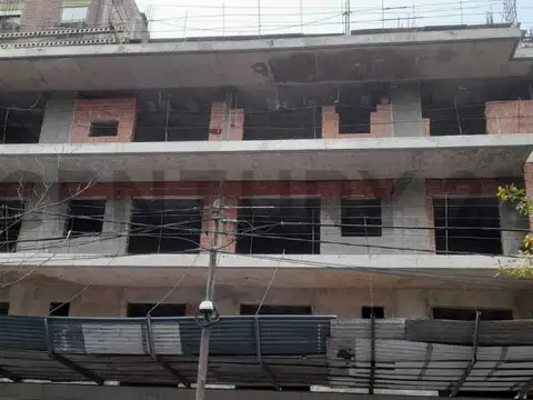 David Luque 100, Piso 0
