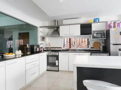 Depto Tipo Casa 4 ambientes con 2 baños