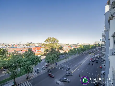 Vista al RÍO - Semipiso Alto de 3 amb. c/ Dep. y Balcón sobre Av. del Libertador