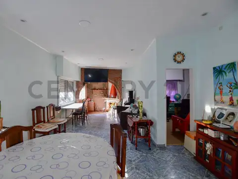 46 y 158 - Casa en venta de 2 dormitorios y Galpón de 130m2 - Lisandro Olmos