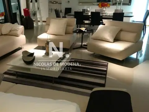 En venta Apartamento en Brava de 3 dormitorios, mas dependencia de servicio.