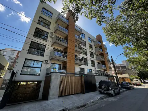 HERMOSO DEPTO 2 AMB C/ 2 BAÑOS + COCHERA CUBIERTA + SUM + GYM + Piscina