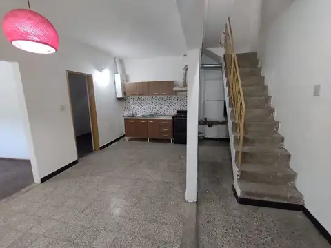 Casa 4 ambientes con 1 baño