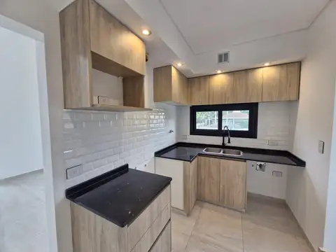 Casa 5 ambientes con 2 baños
