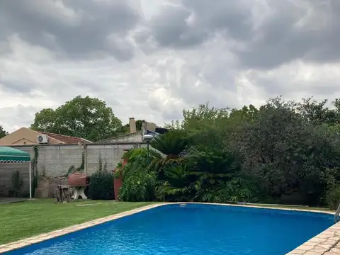 Casa en Venta con 5 cocheras