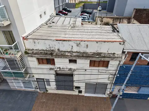 VENTA CASA A DEMOLER/ REFACCIONAR EN  AVELLANEDA