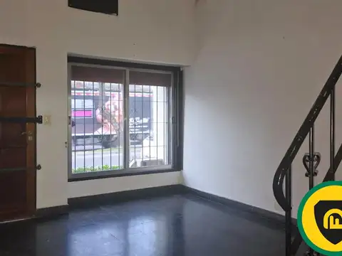 Casa 5 ambientes con 1 baño