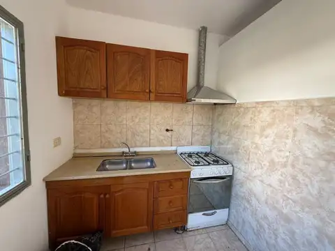 Casa 3 ambientes con 1 baño