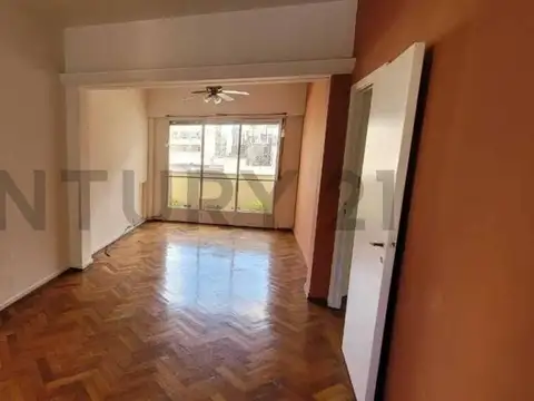 Presidente José Evaristo Uriburu 100, Piso 5