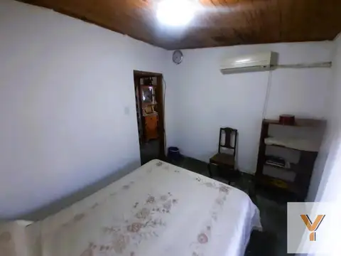 Casa en venta - 4 Dormitorios 3 Baños - Ituzaingó