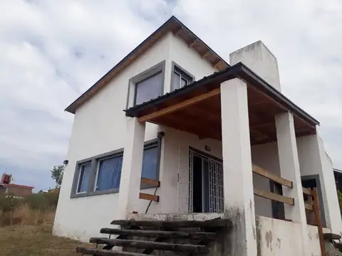 VENDO CASA 1 DORM  CON GRAN TERRENO 1300 -SIQUIMAN