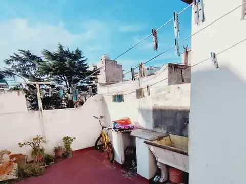 Constitución 1900, Piso 1