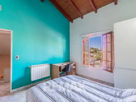 Casa 8 ambientes con 4 baños