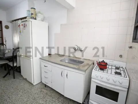 Departamento en Venta en Los Hornos, USD 69.000