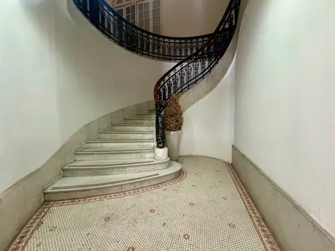 Oficina en alquiler en pleno centro porteño – Calle Florida