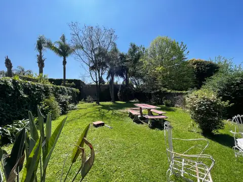 Casa en venta 4 ambientes con cochera