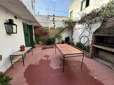 PH 4 ambientes con gran patio. San isidro.