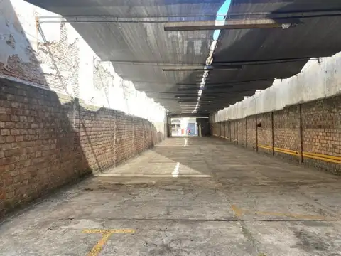 Cochera en Venta de 59  mts largo x 8,80  mts ancho