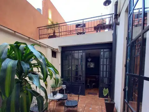Casa 7 ambientes con 2 baños