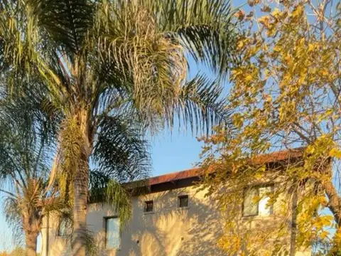 Excelente casa en Manzanares Chico con piscina