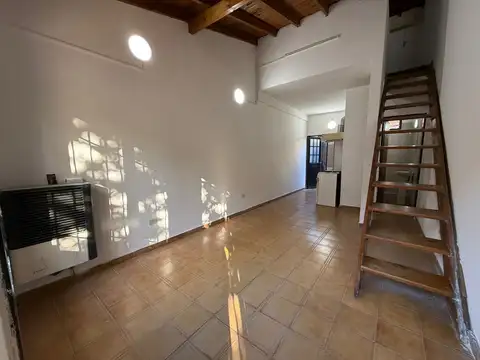 Depto Tipo Casa en Venta de 2 ambientes