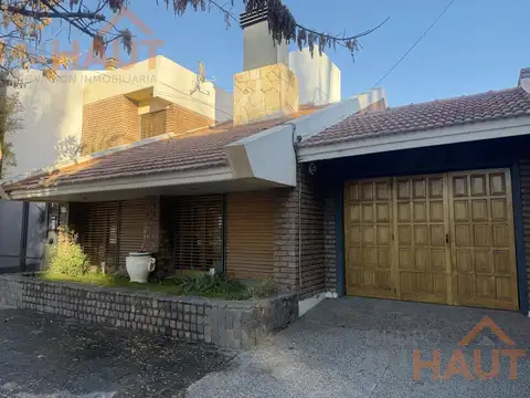 Casa 4 ambientes con 4 baños