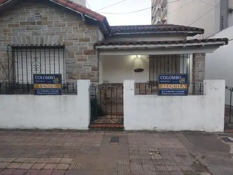 Excelente PH tipo dúplex de 4 ambientes, ubicado en Cuyo 2047, Moròn, en muy buen estado de conservación y en una excelente ubicación.