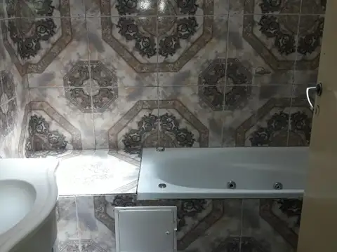 Depto Tipo Casa en Venta 40 años