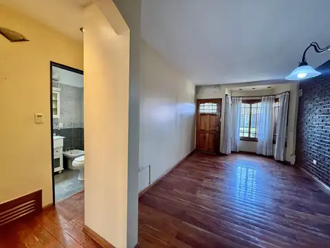 Depto Tipo Casa en Venta con 1 cocheras