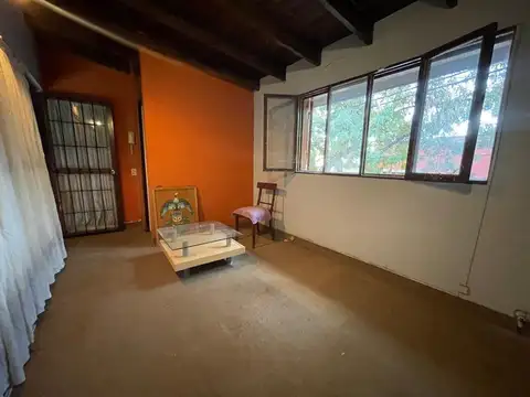 Casa 6 ambientes con 4 baños