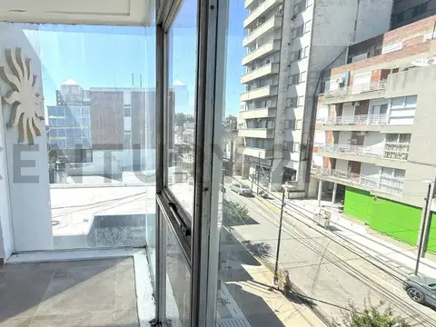 Departamento súper luminoso con vista privilegiada al centro-ideal Loft u Oficina. VENADO TUERTO