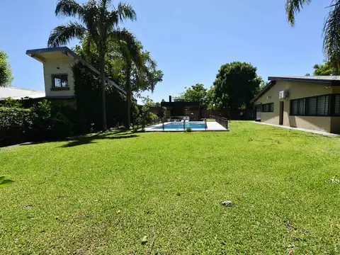 VENTA CASA EN IBARLUCEA CON PILETA COCHERA QUINCHO