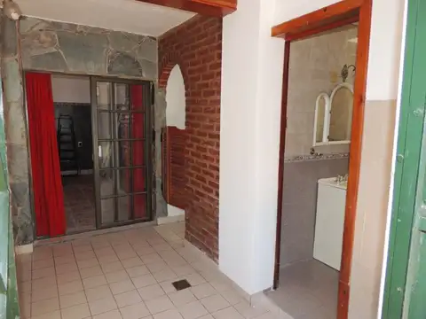 Casa 4 ambientes con 1 baño