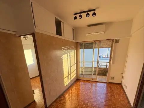 Portela 386 , Piso 8