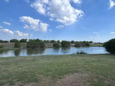 Casa en Venta en El Cantón - Barrio Golf, USD 305.000